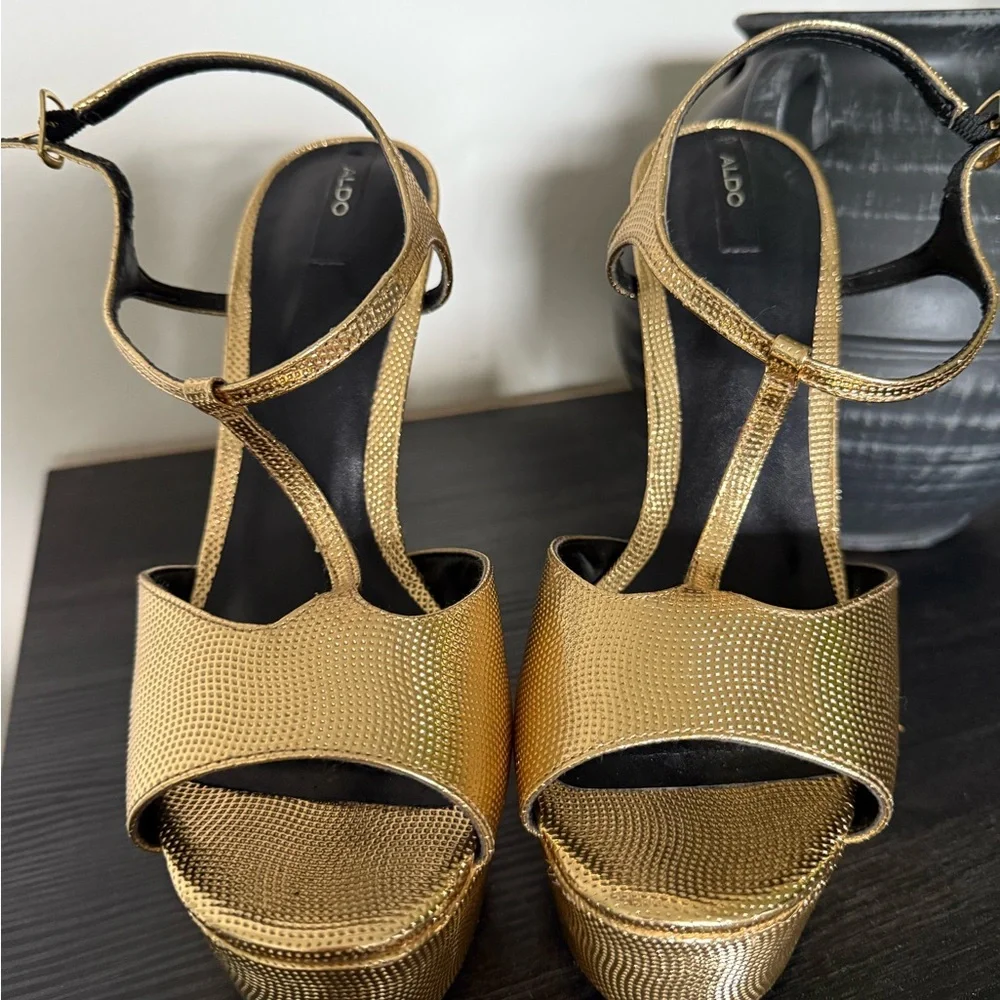 Aldo Gold Platform Heels - Picture 6 of 7